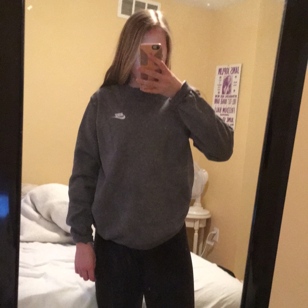 NIKE GREY CREWNECK